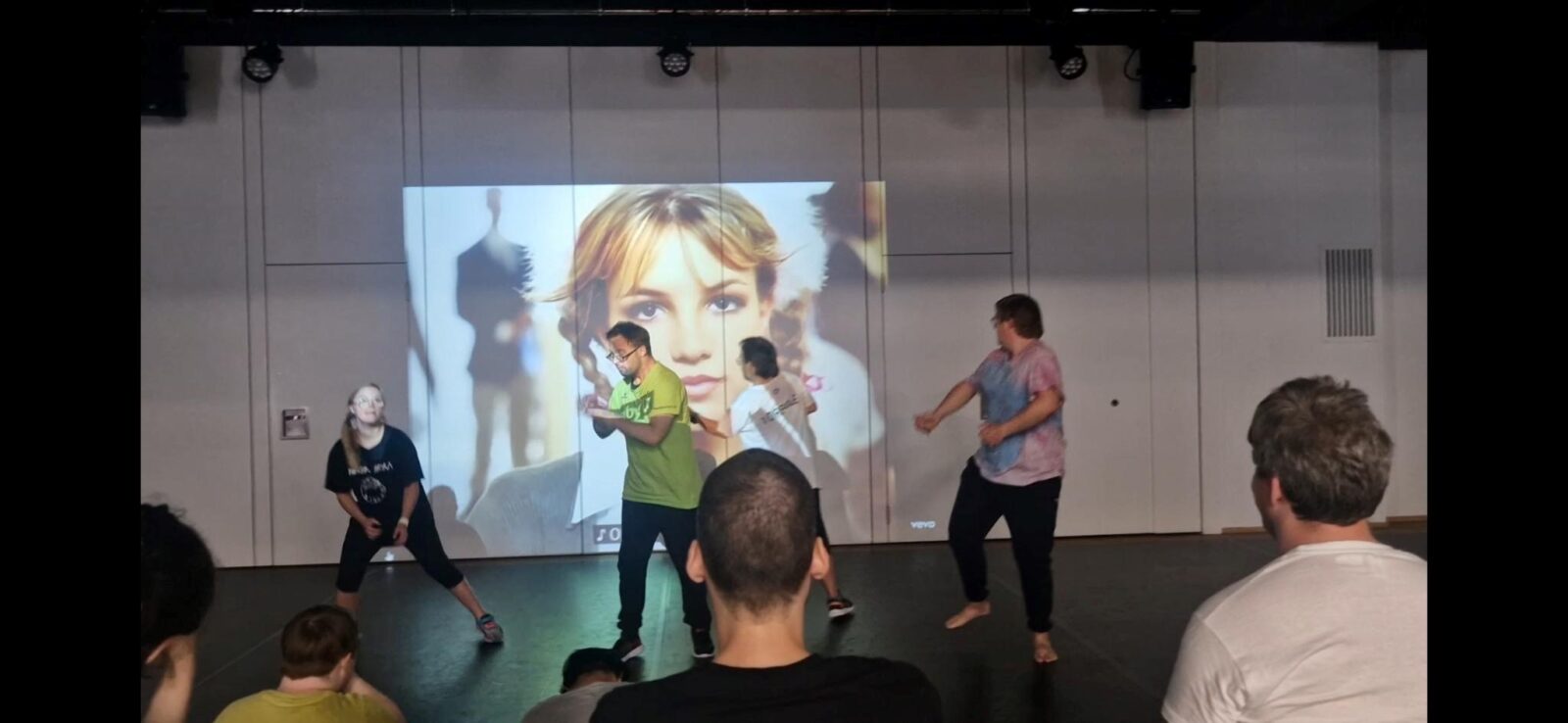 Overprotected - Theater Hora & Lea Whitcher & Stephan Stock